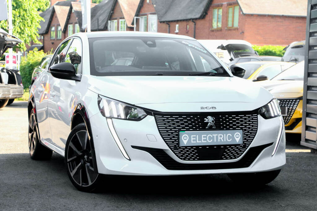 Peugeot e-208 50 Kwh 136 1-Speed White