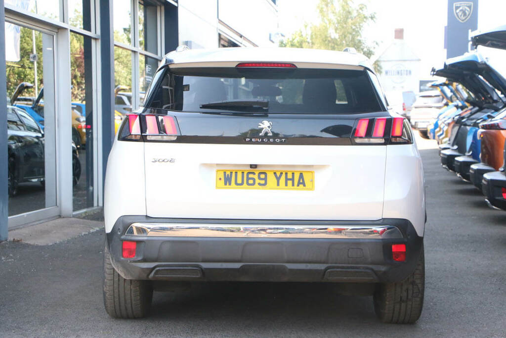 Peugeot 3008 1.2 Puretech Allure Eat8 White