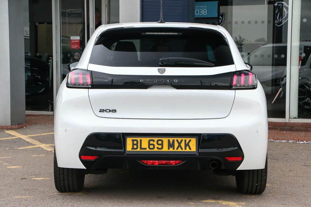 Peugeot 208 1.2 Puretech 100 Allure BL69MXK White #3