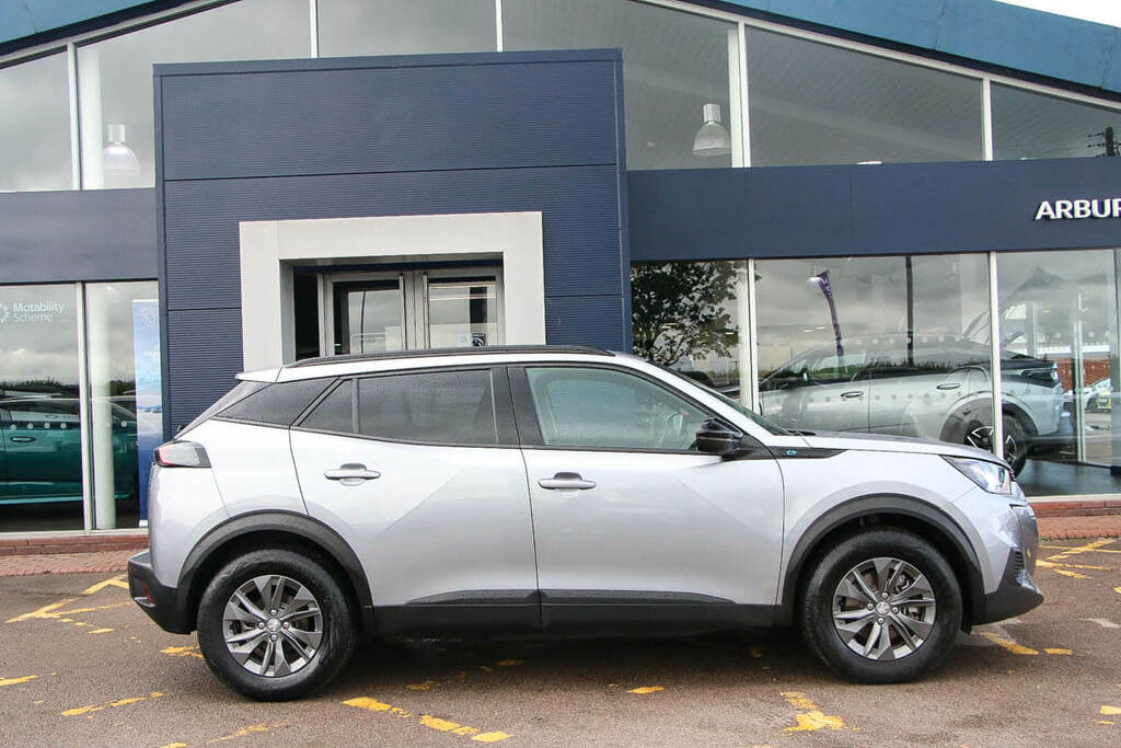 Peugeot e-2008 100Kw Active Premium 50Kwh LF23UVT Grey #4