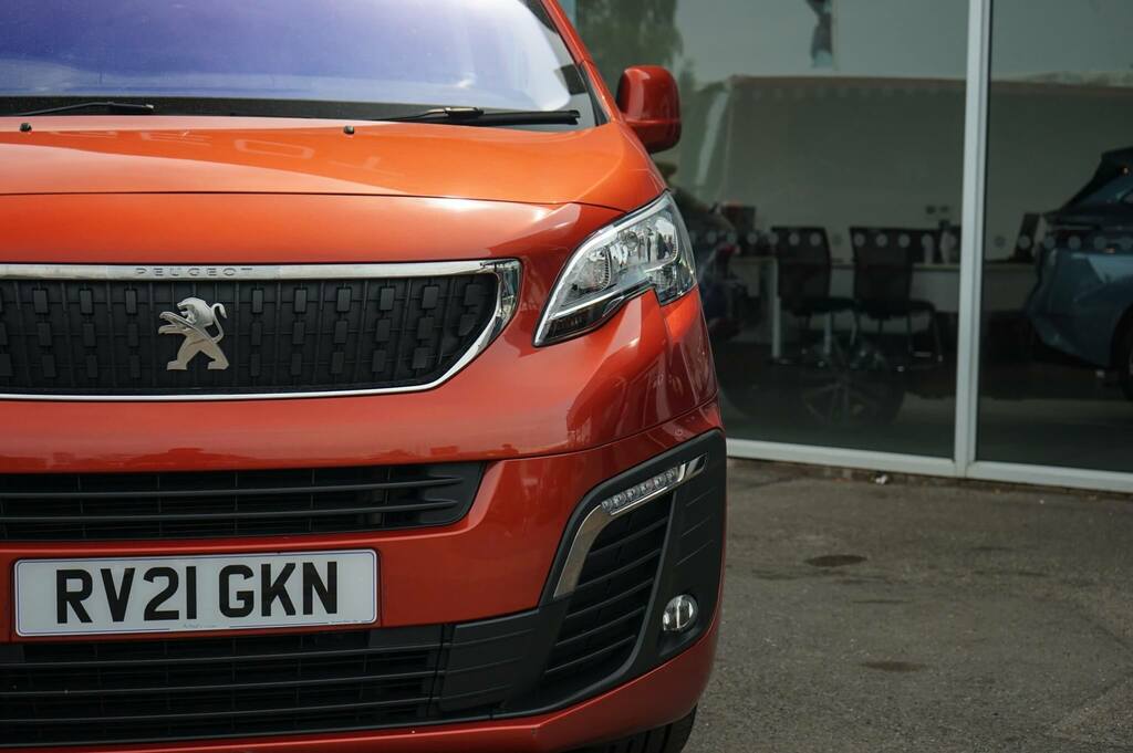 Peugeot Traveller 1.5 Bluehdi 120 Active Standard 8 Seat Red #6
