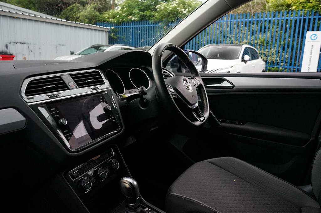 Volkswagen Tiguan 2.0 Tdi 150 Se Nav Dsg SO18ZDA Blue #2