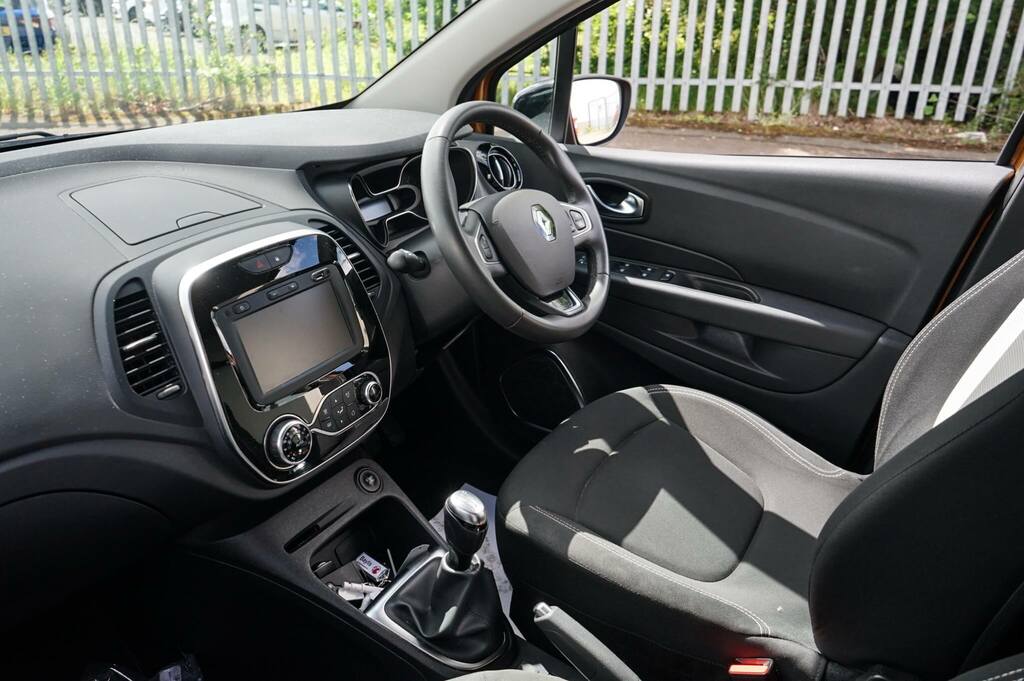 Renault Captur 0.9 Tce 90 Iconic NV20AOL Orange #2