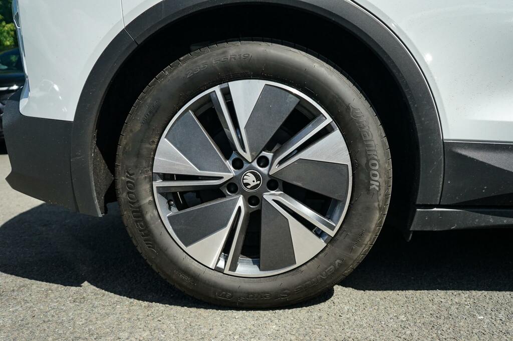Skoda Elroq 150Kw 60 Edition 63Kwh BT26LHL White #5