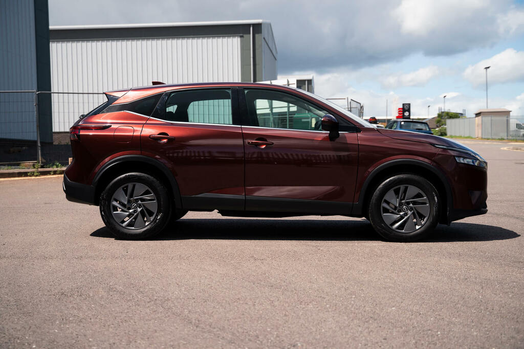 Nissan Qashqai 1.3 Dig-t Mh 158 Acenta Premium Xtronic  #4