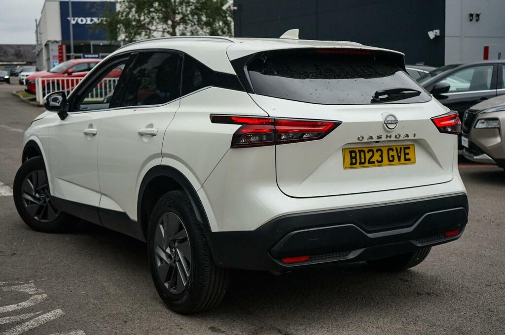 Nissan Qashqai 1.3 Dig-t Mh 158 Acenta Prem Glass Rf Xtron BD23GVE White #3