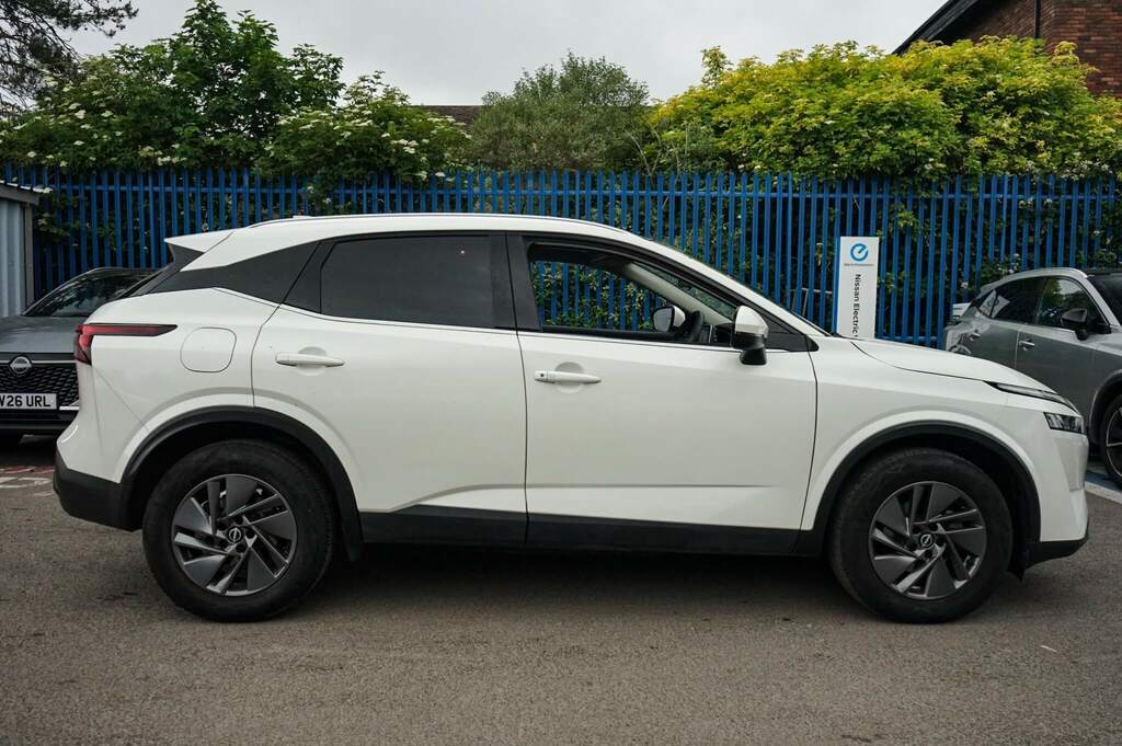 Nissan Qashqai 1.3 Dig-t Mh 158 Acenta Prem Glass Rf Xtron BD23GVE White #4