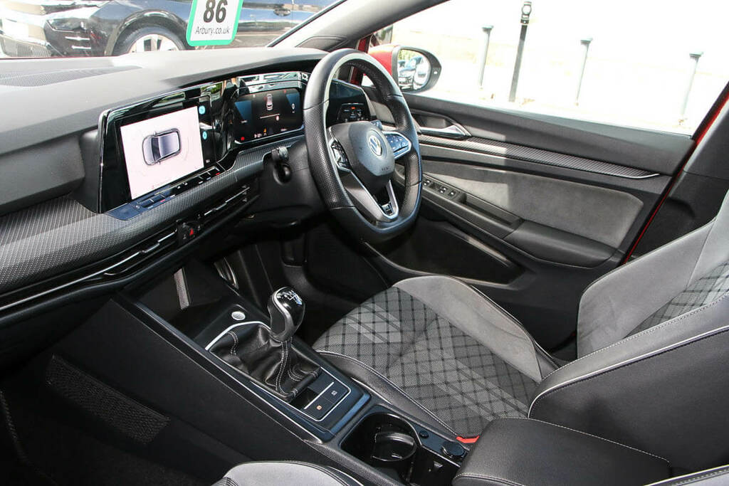 Volkswagen Golf 1.5 Tsi R-line SJ71TMU Red #2