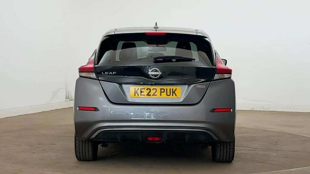 Nissan Leaf 160Kw E N-connecta 59Kwh KE22PUK Grey #4
