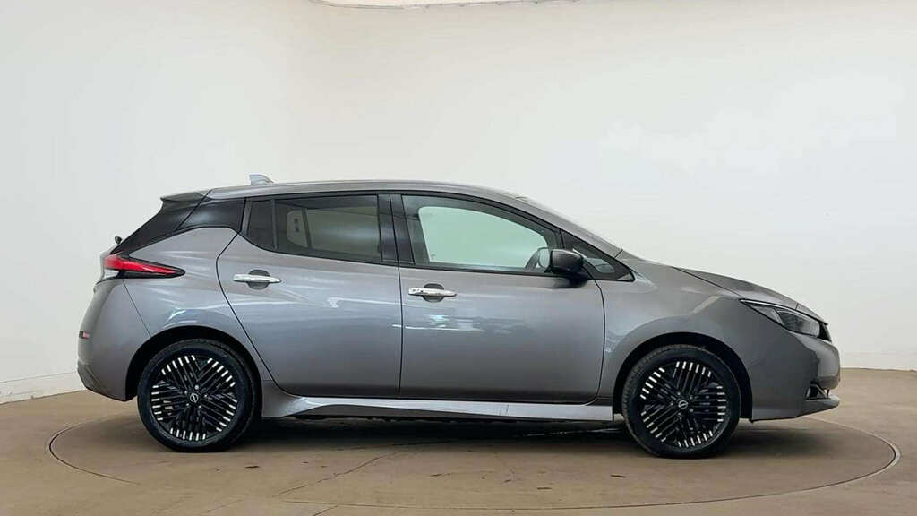 Nissan Leaf 160Kw E N-connecta 59Kwh KE22PUK Grey #3