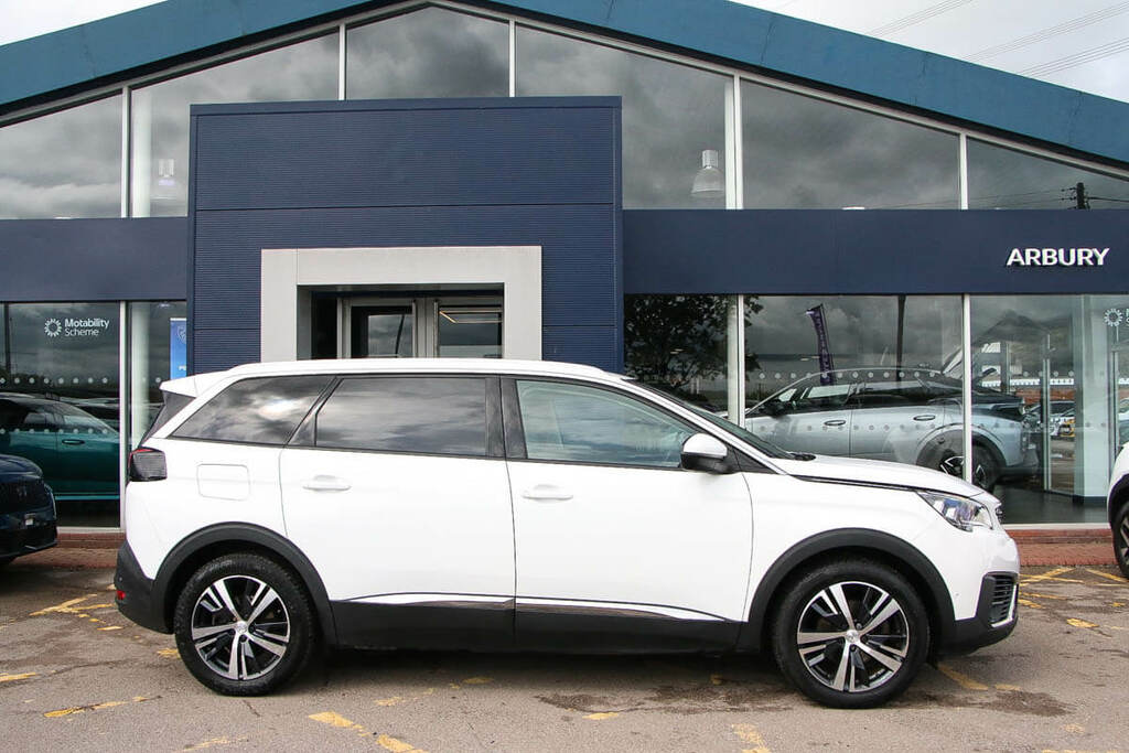 Peugeot 5008 1.5 Bluehdi Allure Eat8 White #4