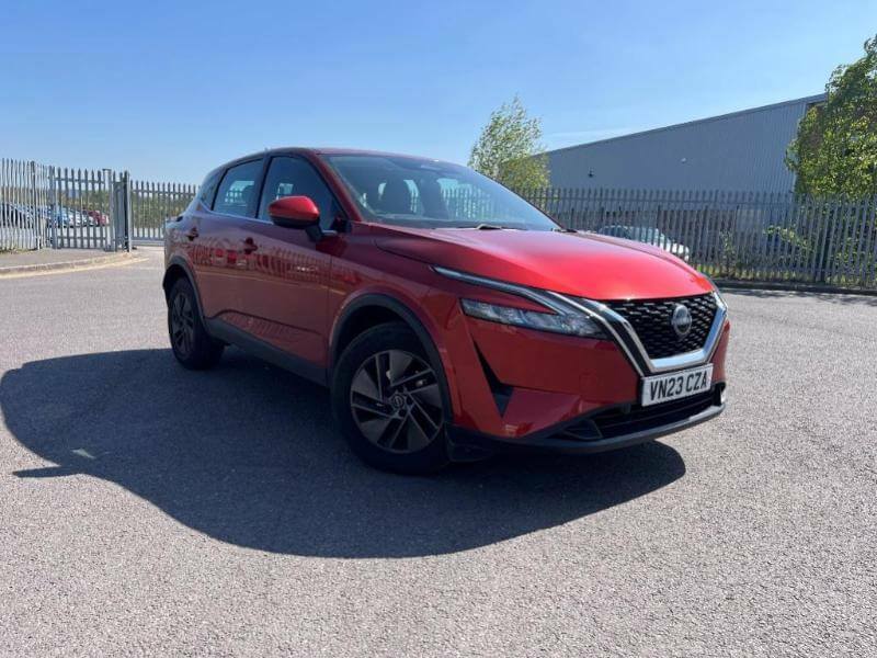 Nissan Qashqai 1.3 Dig-t Mh Acenta Premium Red