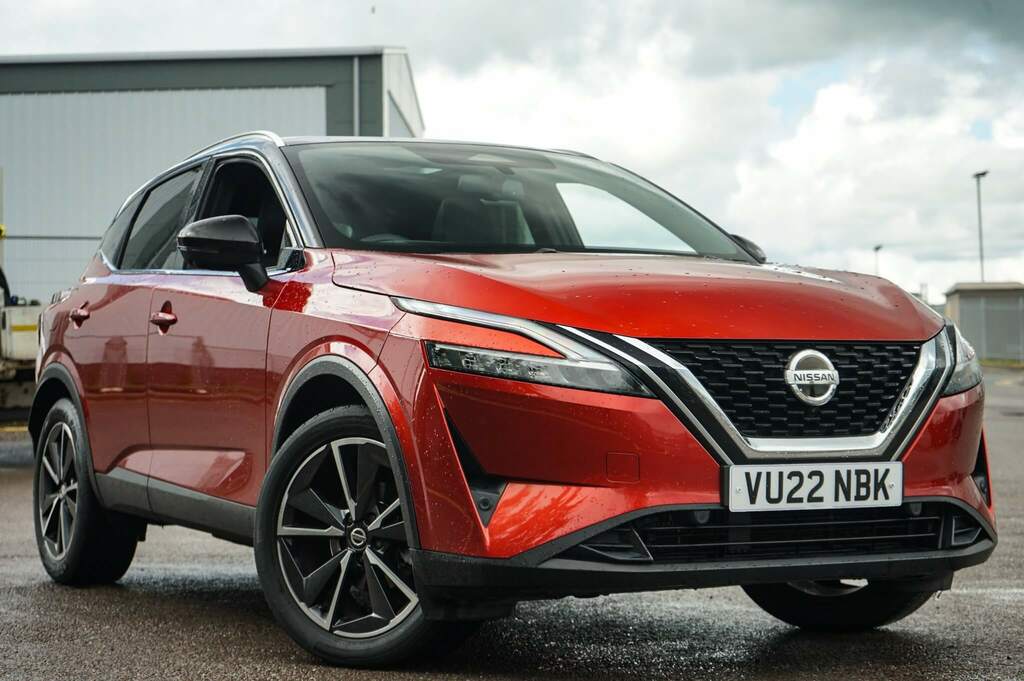 Nissan Qashqai 1.3 Dig-t Mh Tekna Red