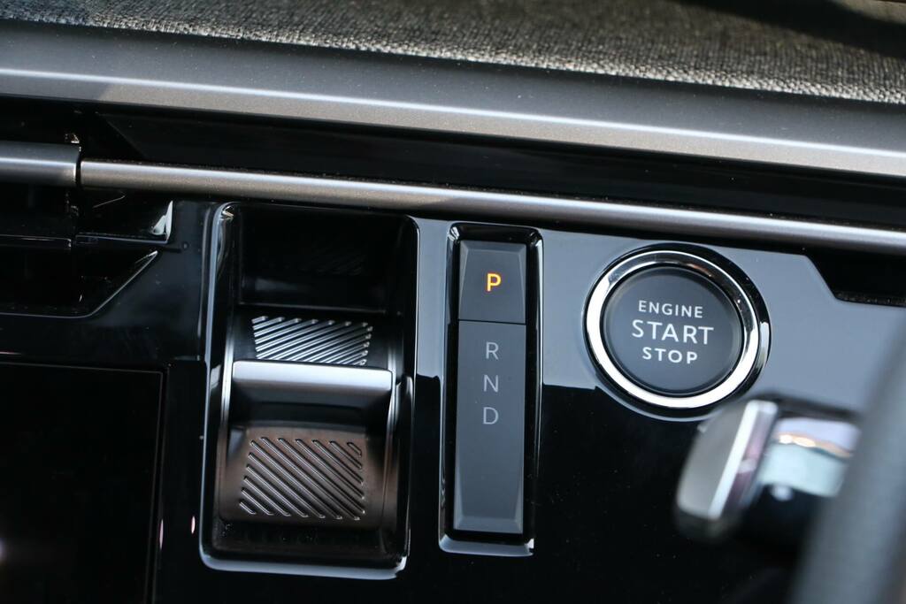 Peugeot 5008 157Kw Gt 73Kwh KV25JXW Blue #6