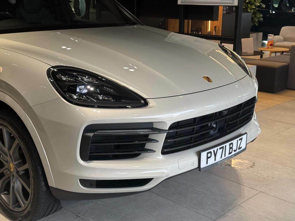 Porsche Cayenne  Black #9