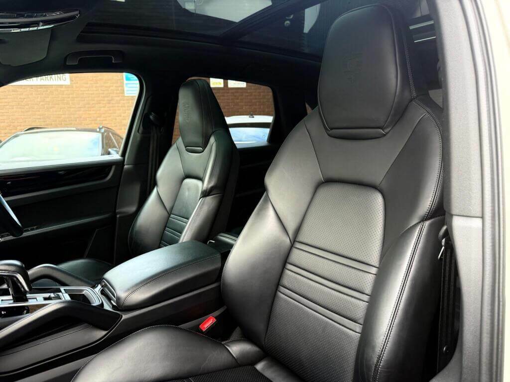 Porsche Cayenne  Black #31