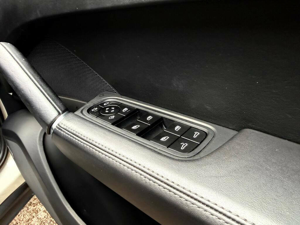 Porsche Cayenne  Black #64