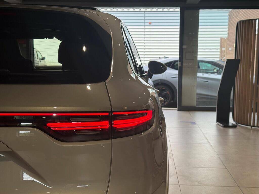 Porsche Cayenne  Black #23