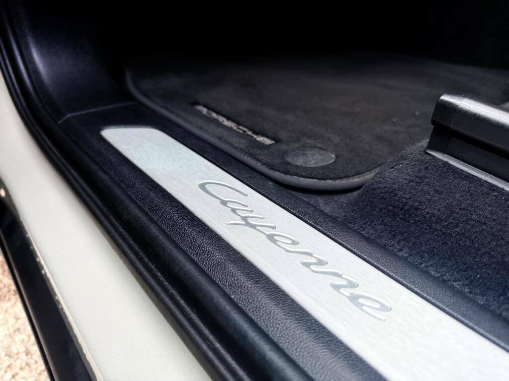 Porsche Cayenne  Black #32