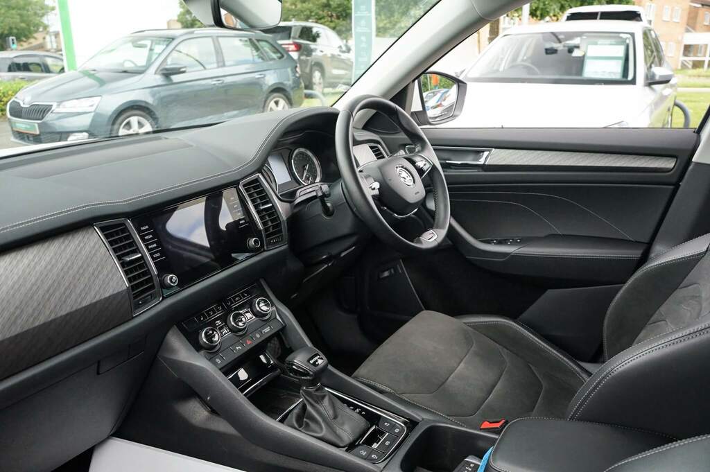 Skoda Kodiaq 2.0 Tsi 190 Se L 4X4 Dsg 7 Seat White #2