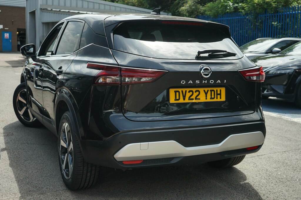 Nissan Qashqai 1.3 Dig-t Mh N-connecta DV22YDH Black #3