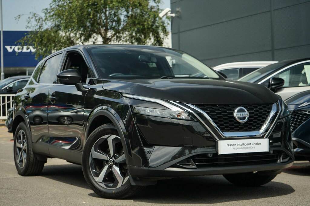 Nissan Qashqai 1.3 Dig-t Mh N-connecta DV22YDH Black