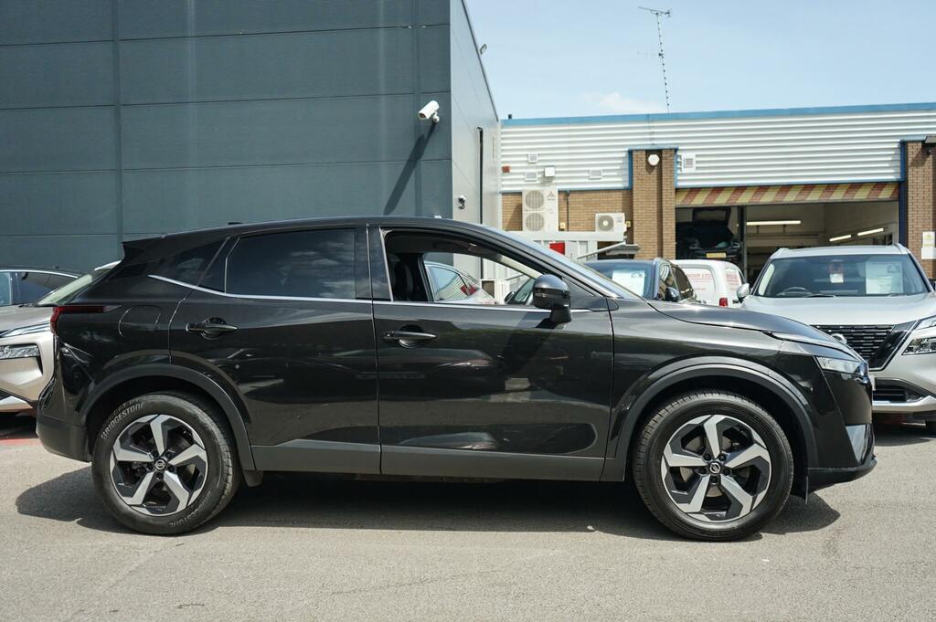 Nissan Qashqai 1.3 Dig-t Mh N-connecta DV22YDH Black #4