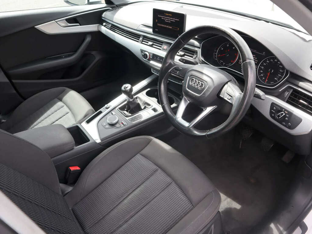Audi A4 2.0 Tdi Ultra Se S Tronic White #6