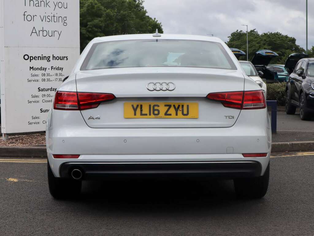 Audi A4 2.0 Tdi Ultra Se S Tronic White #3