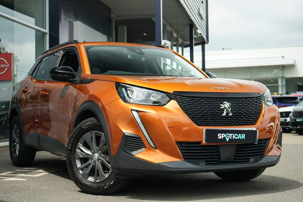 Peugeot 2008 1.2 Puretech Active Premium Orange