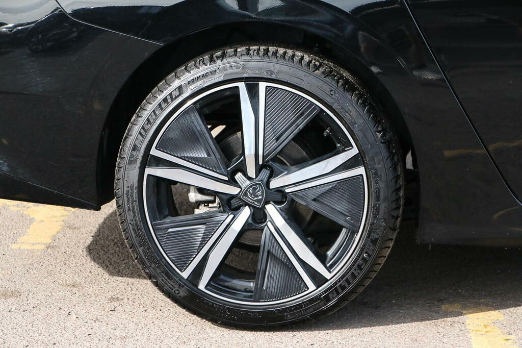 Peugeot 308 SW Sw Hybrid 136 E-dsc6 Black #4