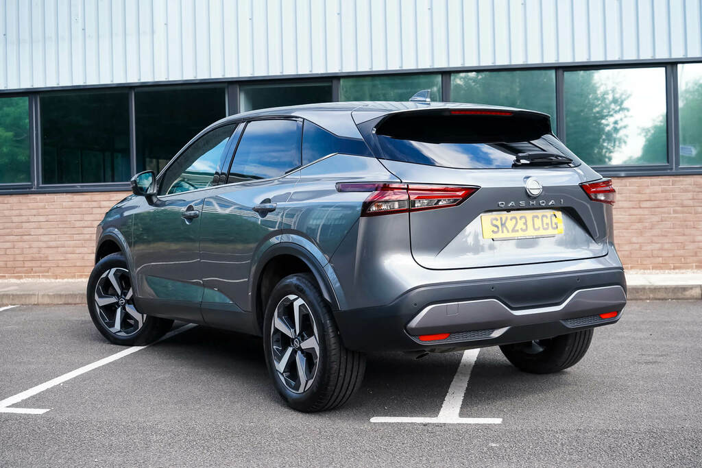 Nissan Qashqai 1.3 Dig-t Mh 158 N-connecta Xtronic Grey #3