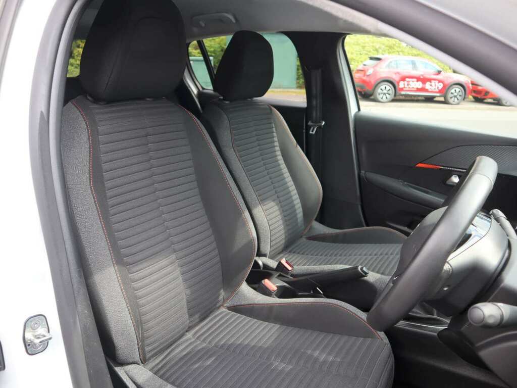 Peugeot 208 1.2 Puretech Active Premium White #4