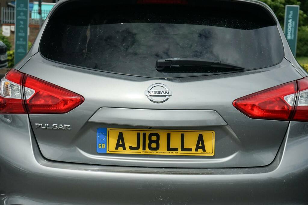 Nissan Pulsar Tekna Dig-t Xtronic Grey #13