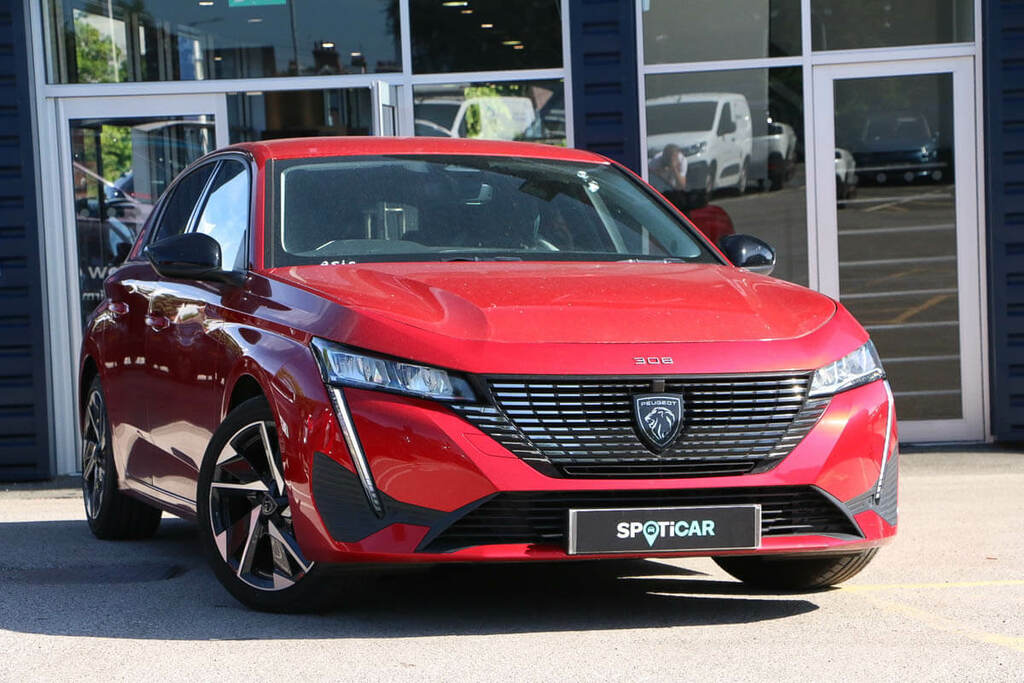 Peugeot 308 1.2 Puretech Allure Premium Eat8 Red