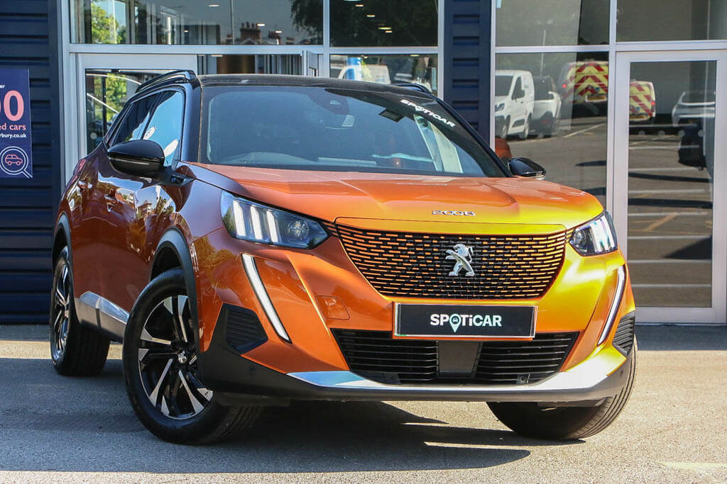 Peugeot e-2008 100Kw Gt 50Kwh Orange