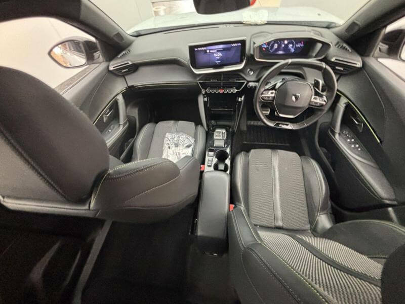 Peugeot 2008 1.2 Puretech 130 Gt Eat8 White #6