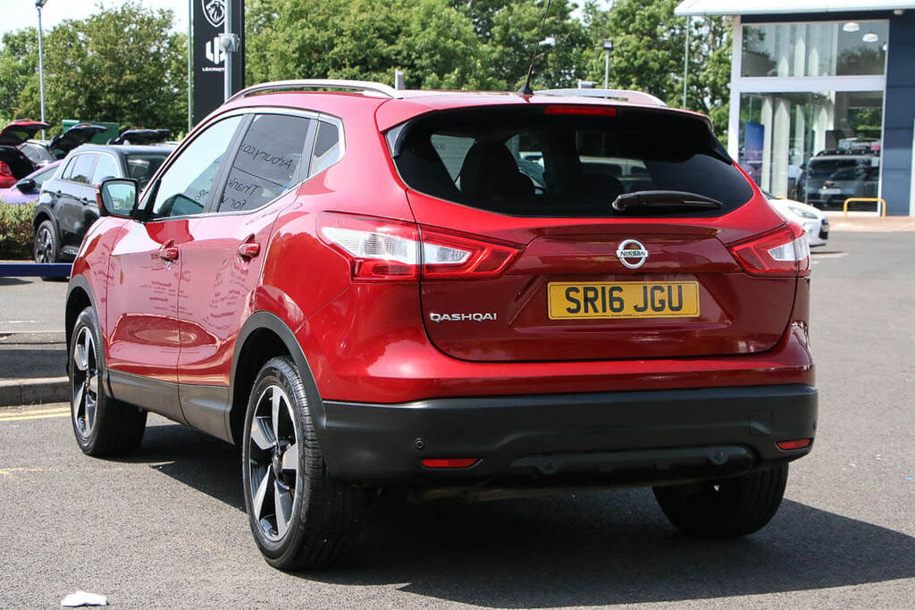 Nissan Qashqai 1.2 Dig-t N-tec Red #4