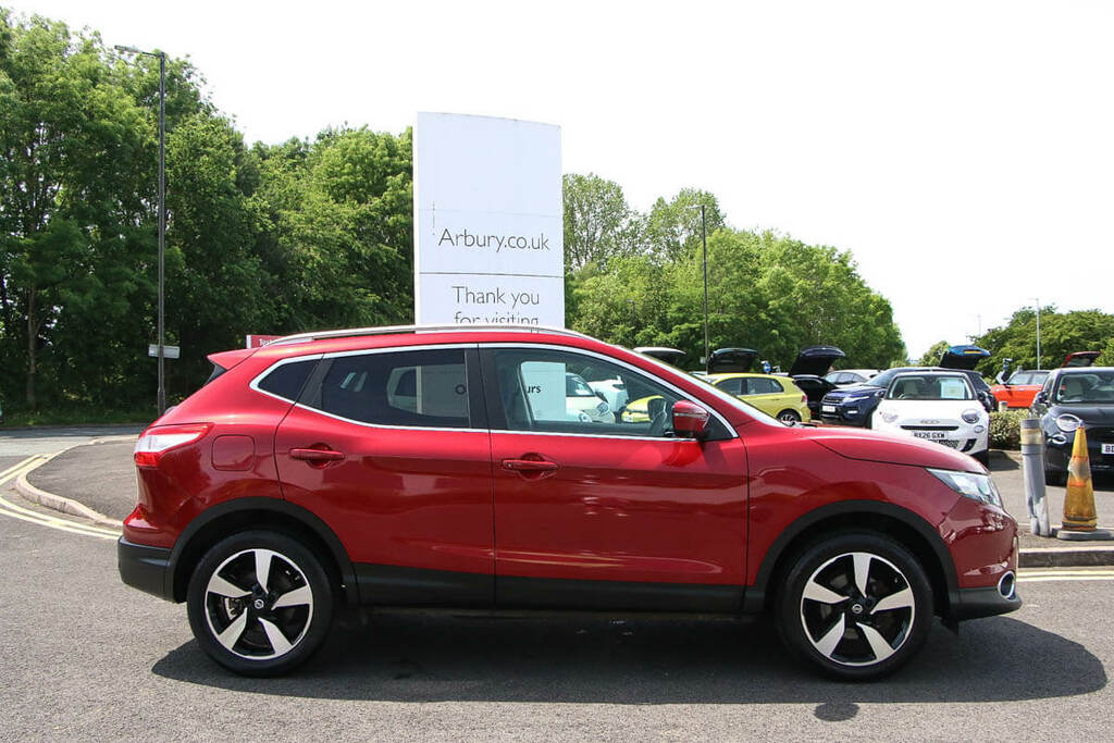 Nissan Qashqai 1.2 Dig-t N-tec Red #2