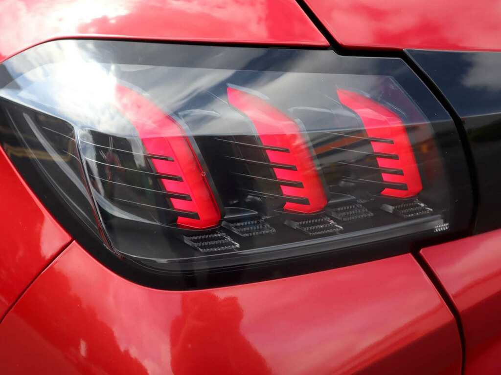 Peugeot e-208 50Kwh Gt Premium Yellow #34