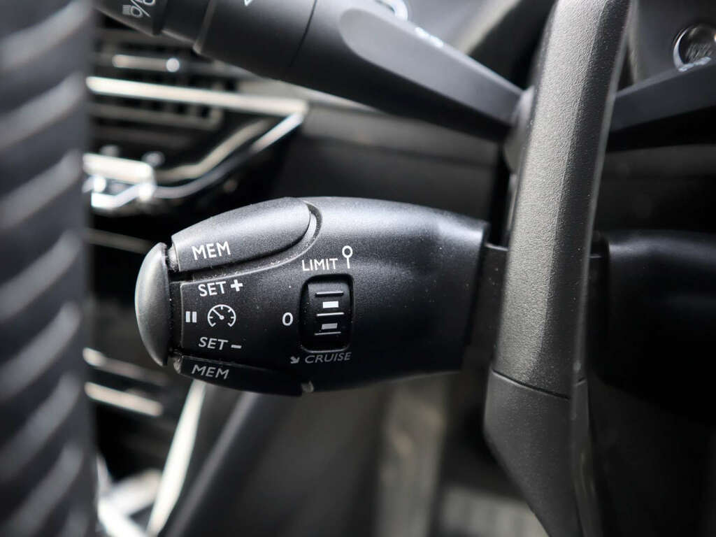 Peugeot e-208 50Kwh Gt Premium Yellow #29
