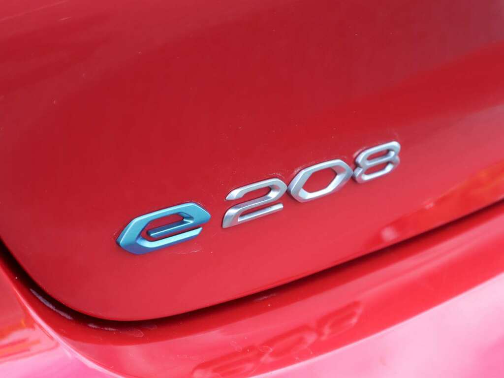 Peugeot e-208 50Kwh Gt Premium Yellow #38
