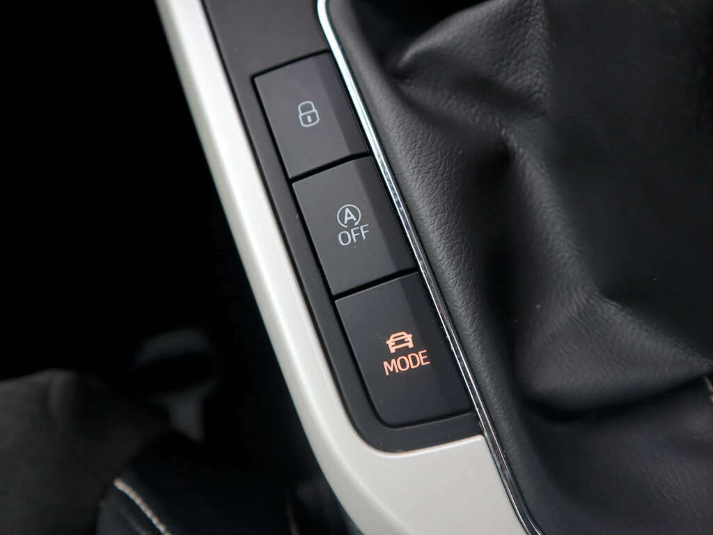 Seat Arona 1L Xcellence Lux Red #27
