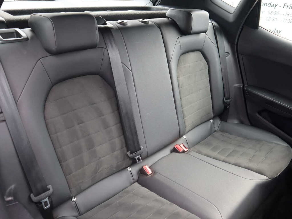 Seat Arona 1L Xcellence Lux Red #8