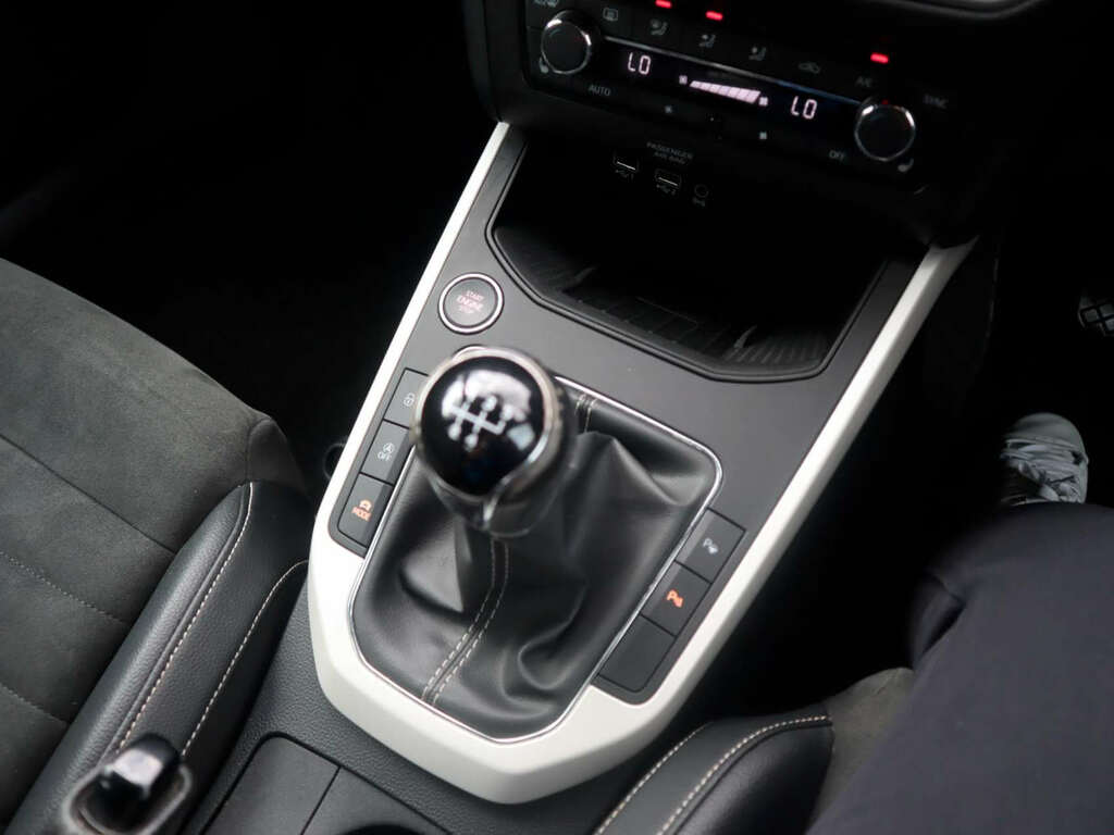 Seat Arona 1L Xcellence Lux Red #24