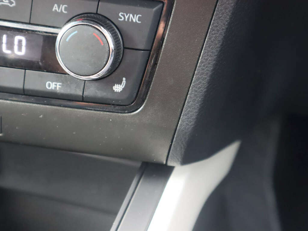 Seat Arona 1L Xcellence Lux Red #28