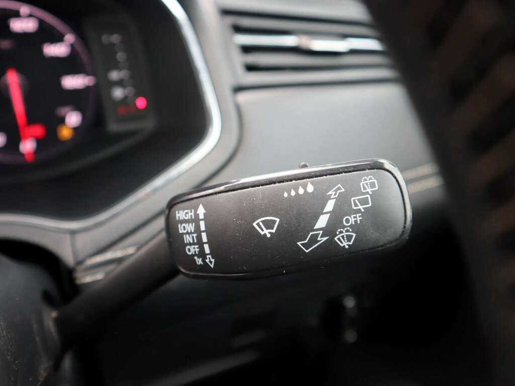 Seat Arona 1L Xcellence Lux Red #33