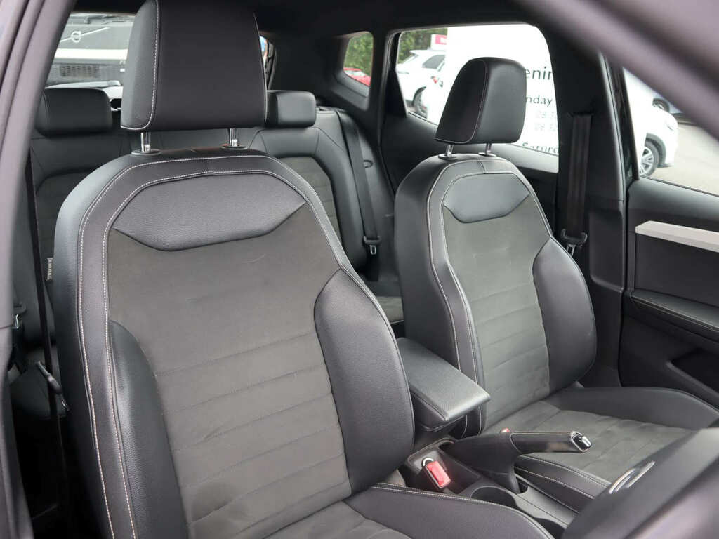 Seat Arona 1L Xcellence Lux Red #7