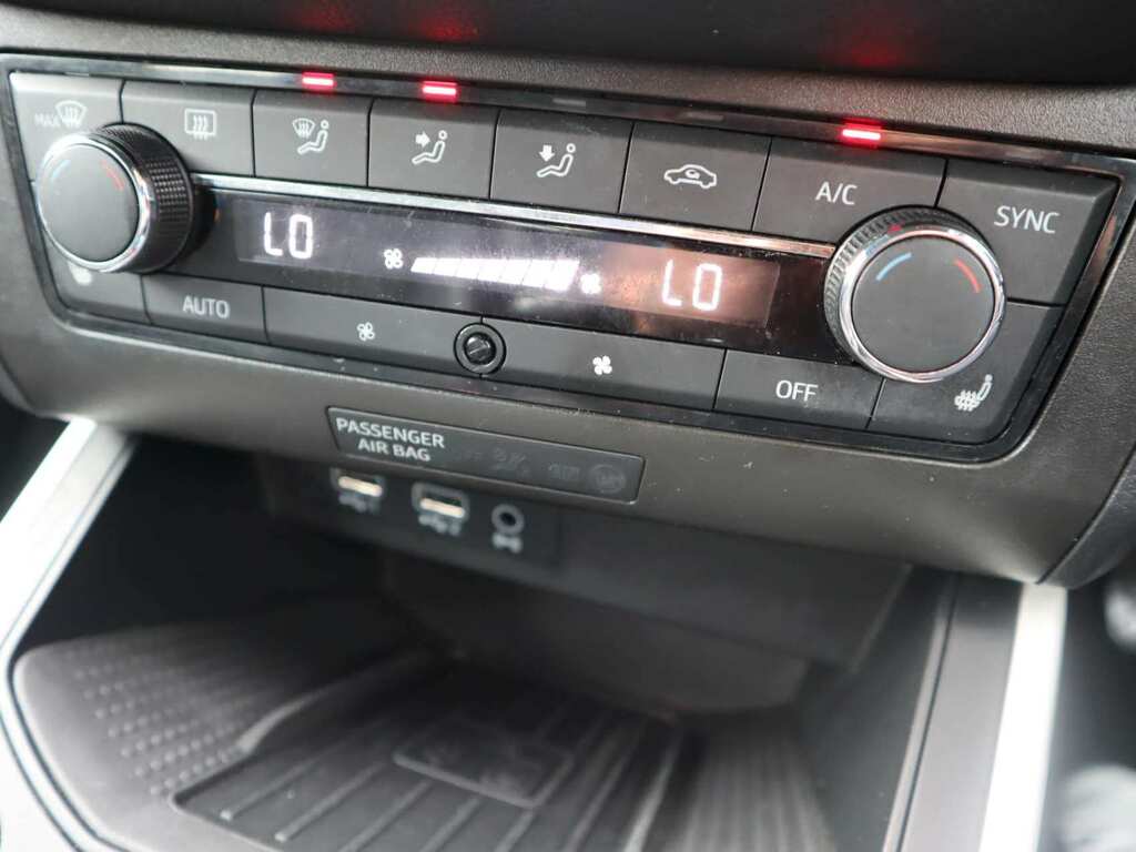 Seat Arona 1L Xcellence Lux Red #20