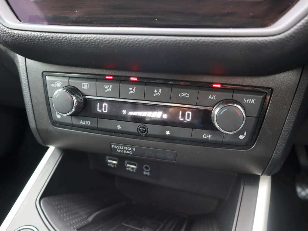 Seat Arona 1L Xcellence Lux Red #21